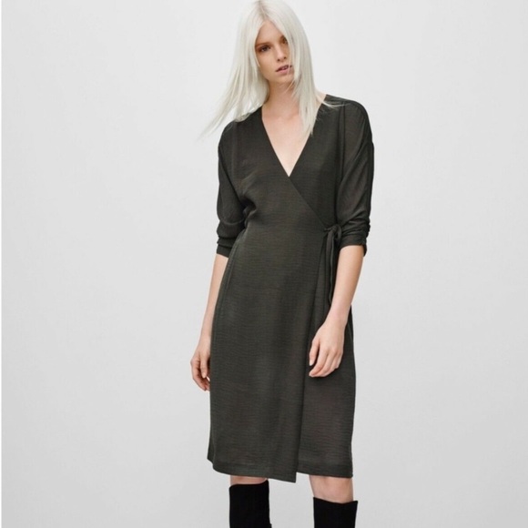 Babaton Dresses & Skirts - NWT Aritzia Babaton Ludovic V-Neck Wrap Dress
Black XXSmall